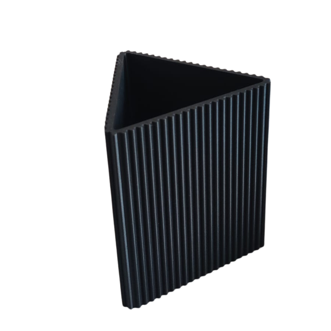 TIRA Vase schwarz Produktansicht nachhaltig produziert